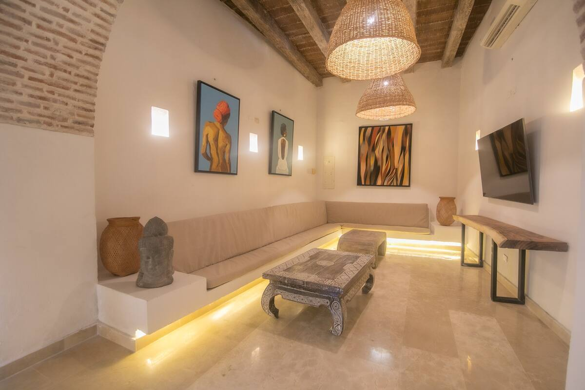Luxury 18 Bedroom Villa in Old City image 5