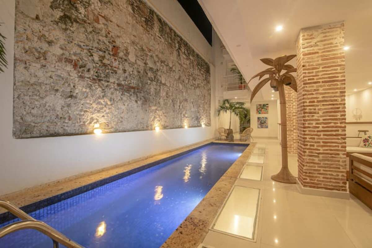 13 Bedroom Mansion in the Old City image 2
