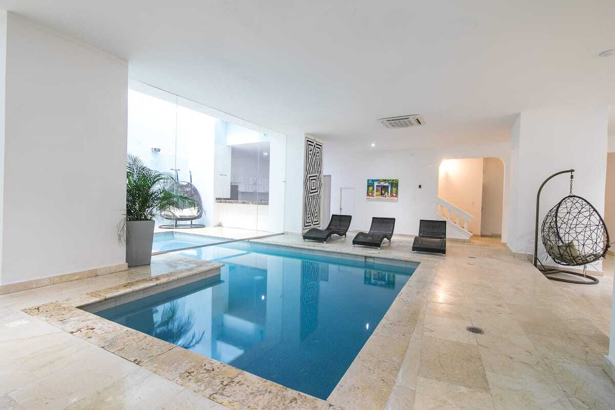 21 Bedroom Luxury Mansion in the Old City image 5