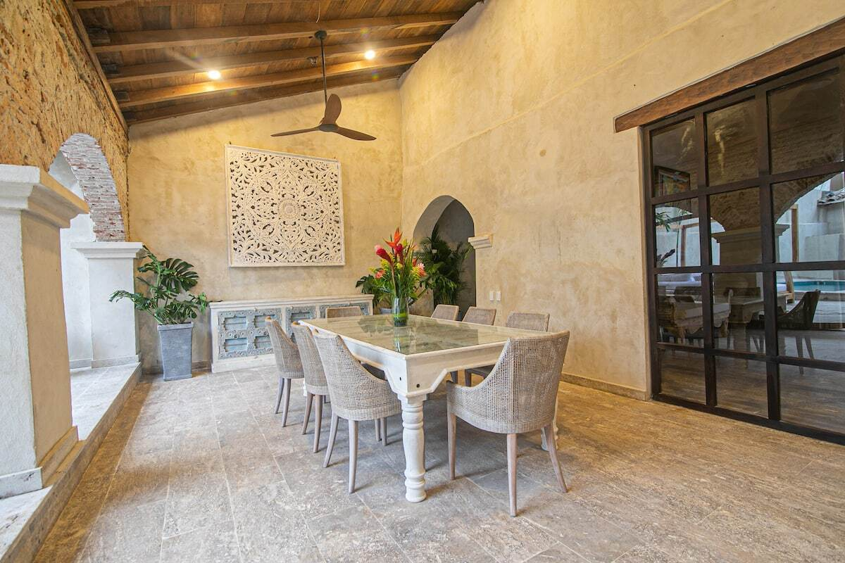 Luxury 5-Bedroom Villa Old City image 5