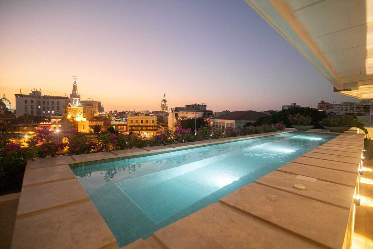 Luxury 11 bedroom Old City Penthouse Best Location image 1