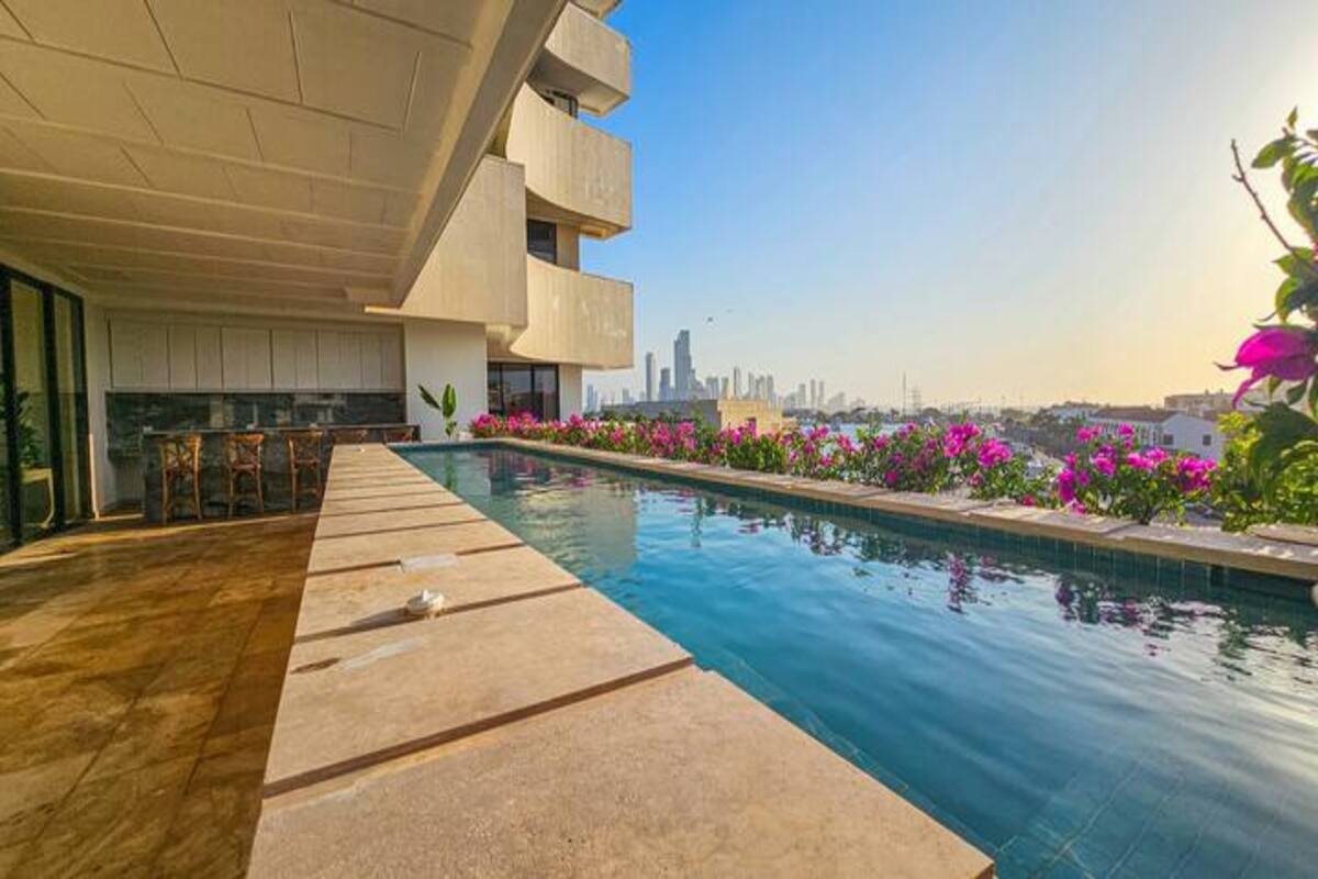 Luxury 11 bedroom Old City Penthouse Best Location image 2