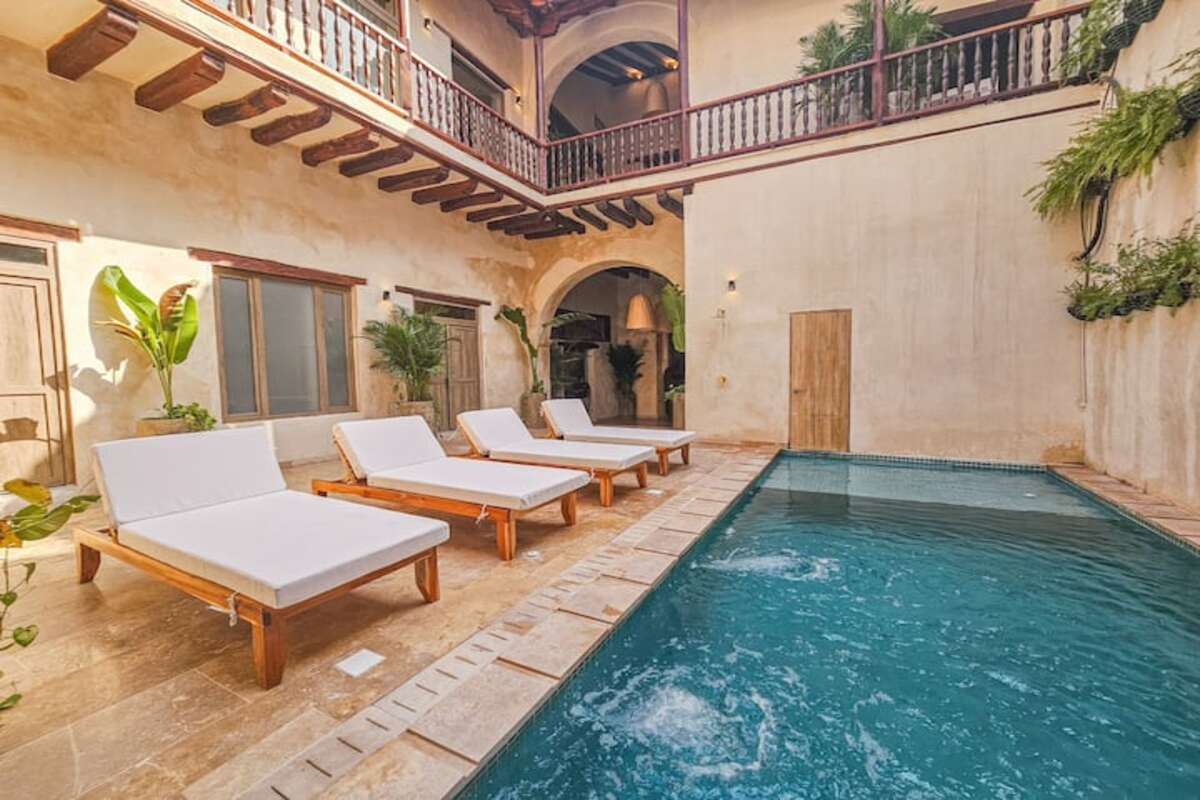 Luxury 11 Bedroom Old City Villa image 1