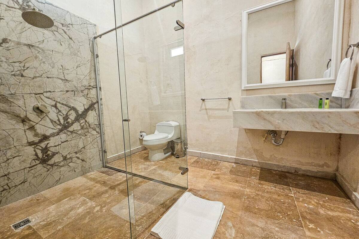 Luxury 11 Bedroom Old City Villa image 10