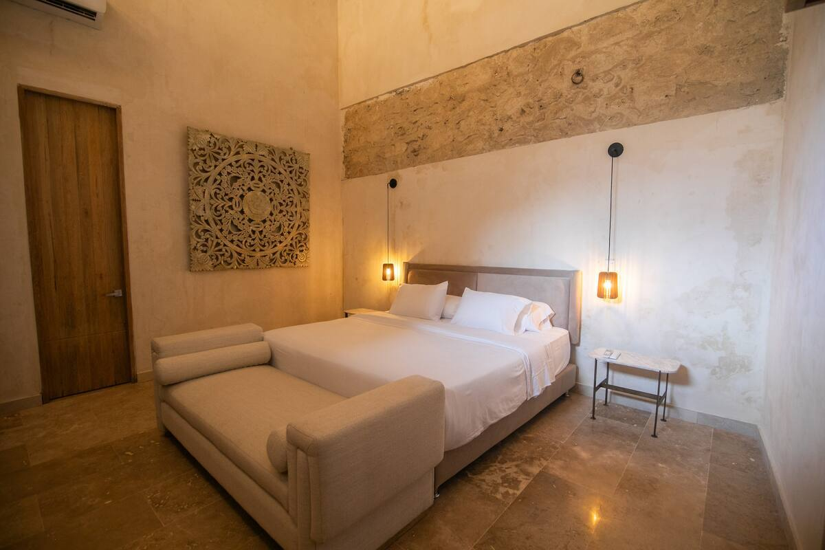 Luxury 11 Bedroom Old City Villa image 6