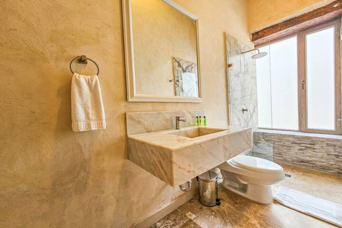 Luxury 11 Bedroom Old City Villa image 7