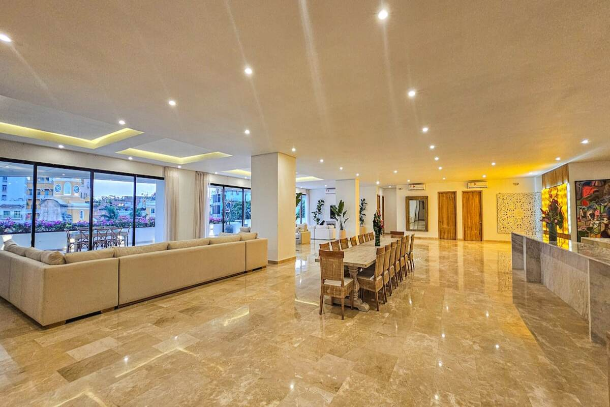 Luxury 21 Bed Villa Old City image 3