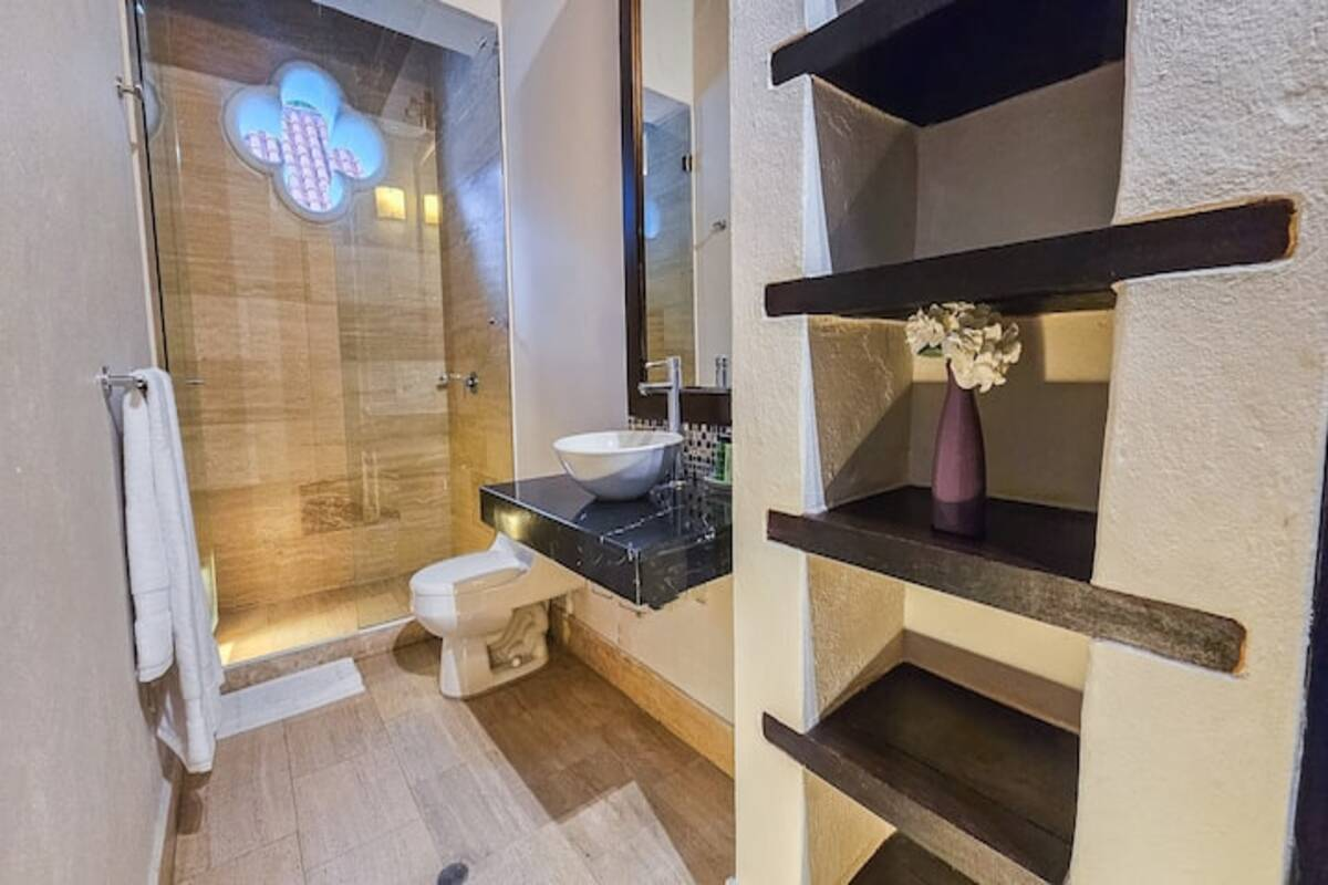 Luxury 7 Bedroom Villa in Walled City image 1