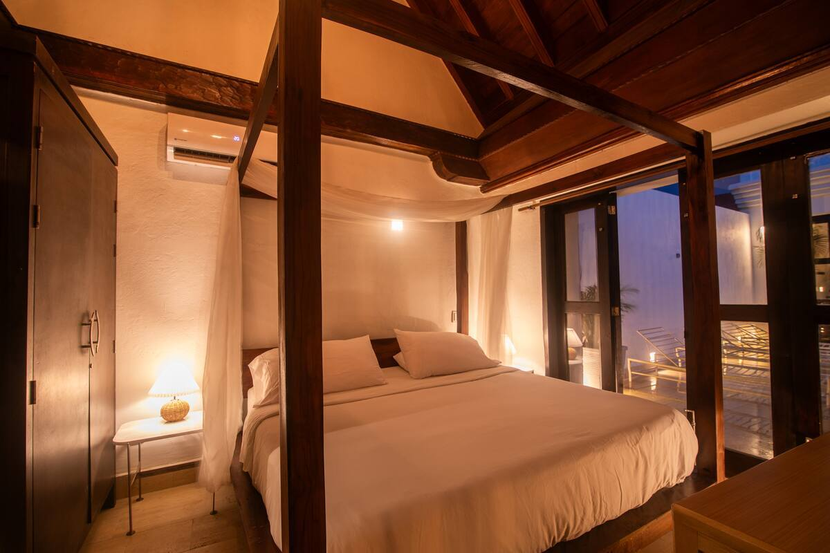 Luxury 7 Bedroom Villa in Walled City image 3