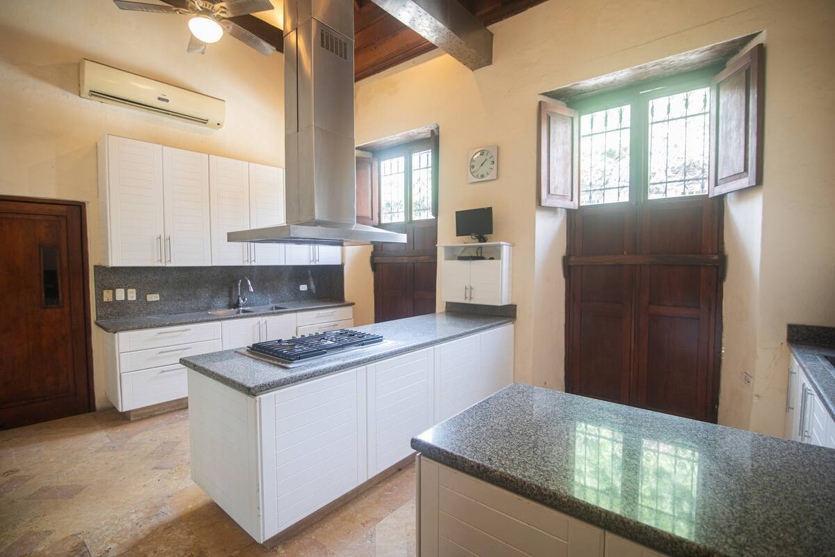 9 Bedroom Luxury Mansion In Old City image 10