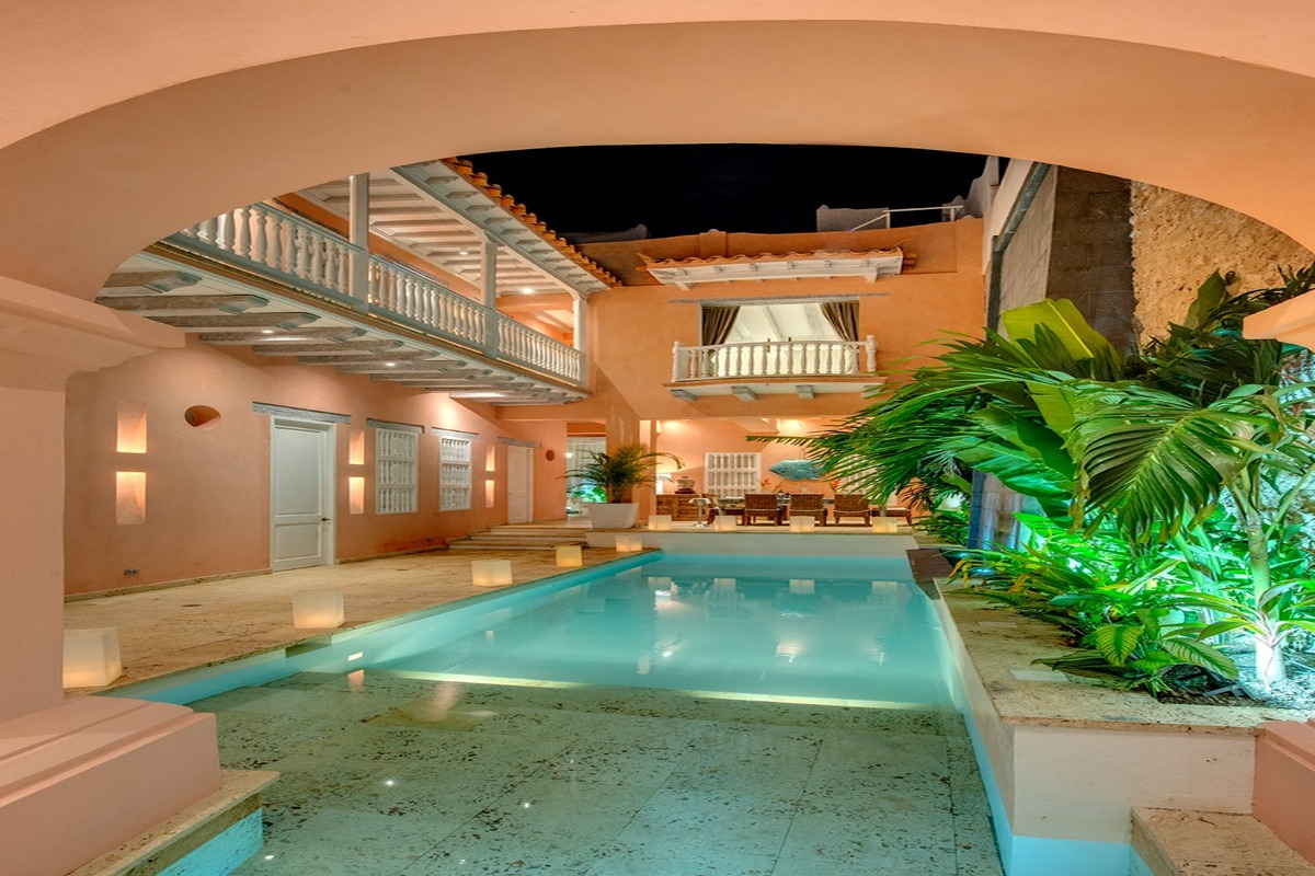 9-Bedroom Luxury Villa in the Walled City image 1