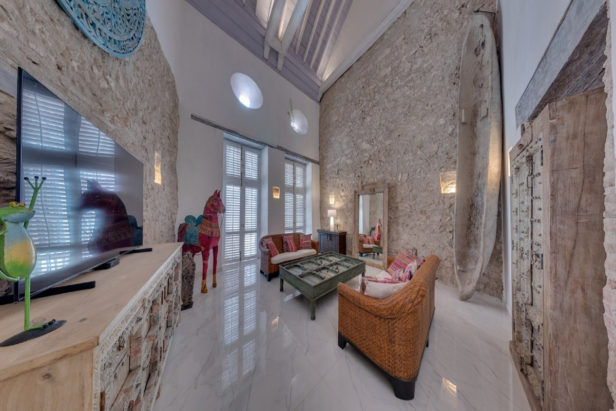 9-Bedroom Luxury Villa in the Walled City image 10