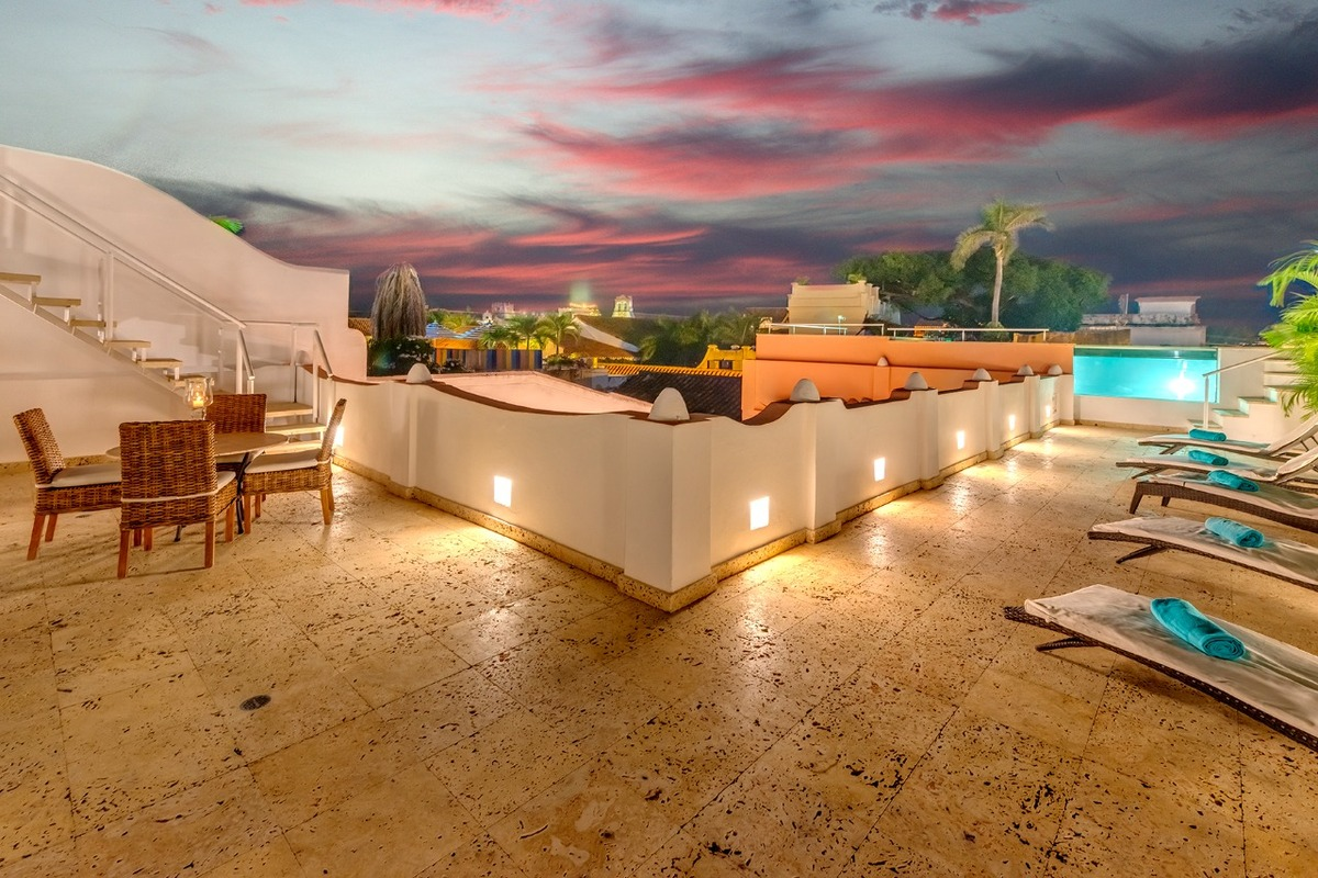 9-Bedroom Luxury Villa in the Walled City image 4