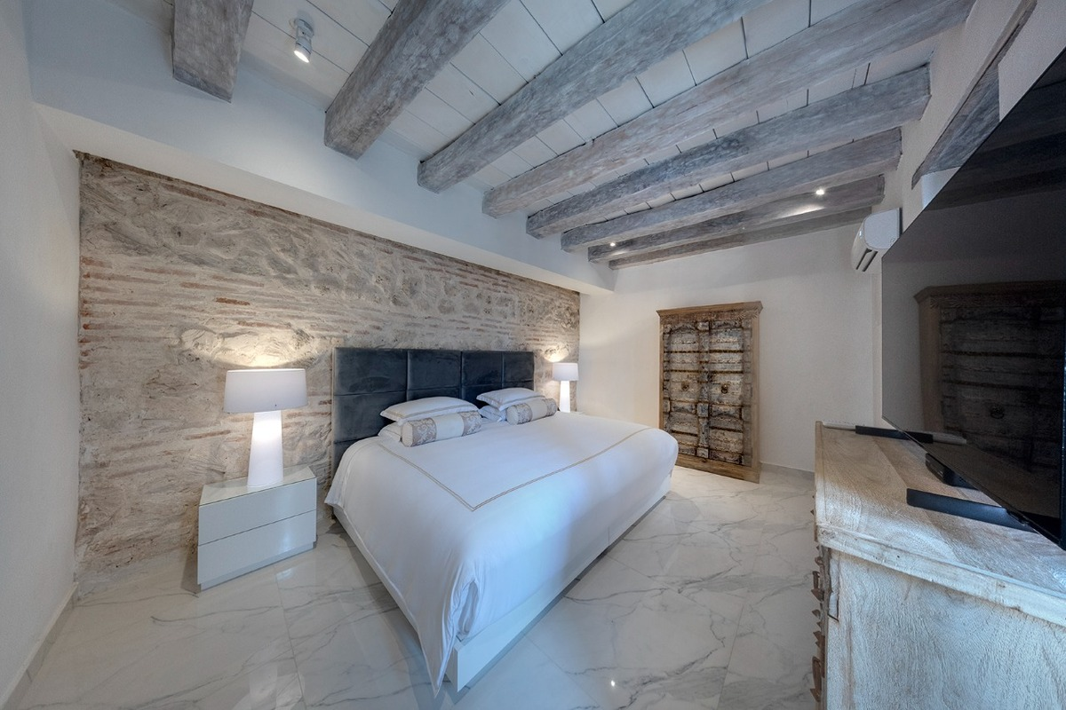 9-Bedroom Luxury Villa in the Walled City image 5