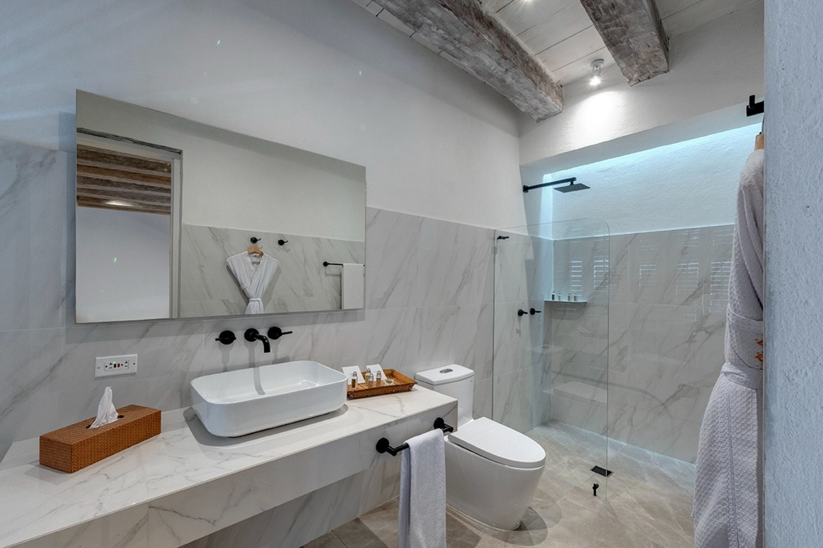 9-Bedroom Luxury Villa in the Walled City image 6