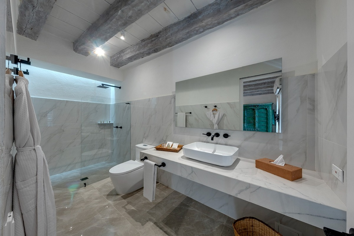 9-Bedroom Luxury Villa in the Walled City image 8
